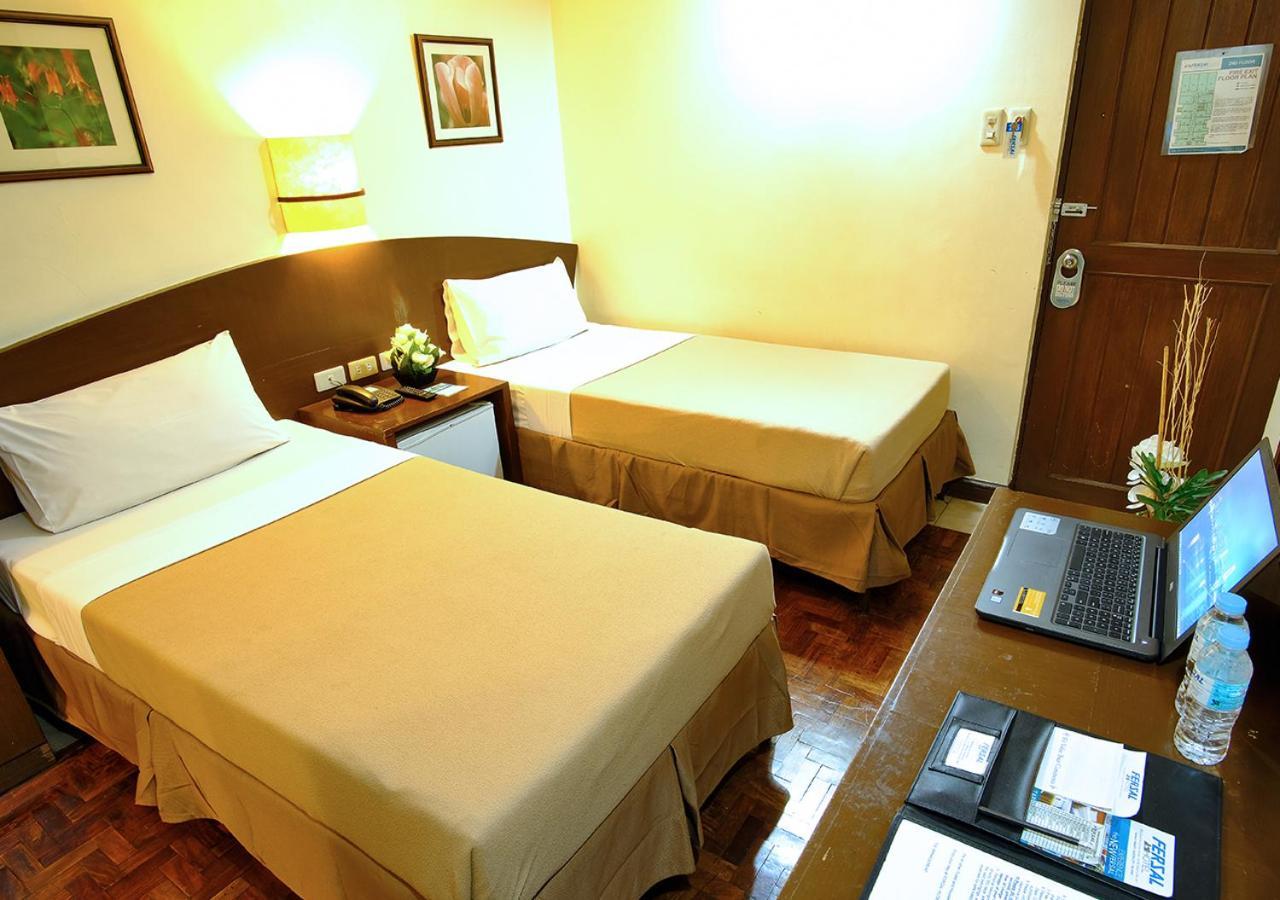 Fersal Hotel - Manila Exteriör bild