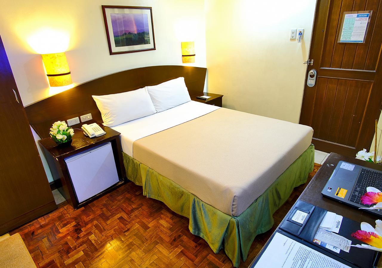 Fersal Hotel - Manila Exteriör bild