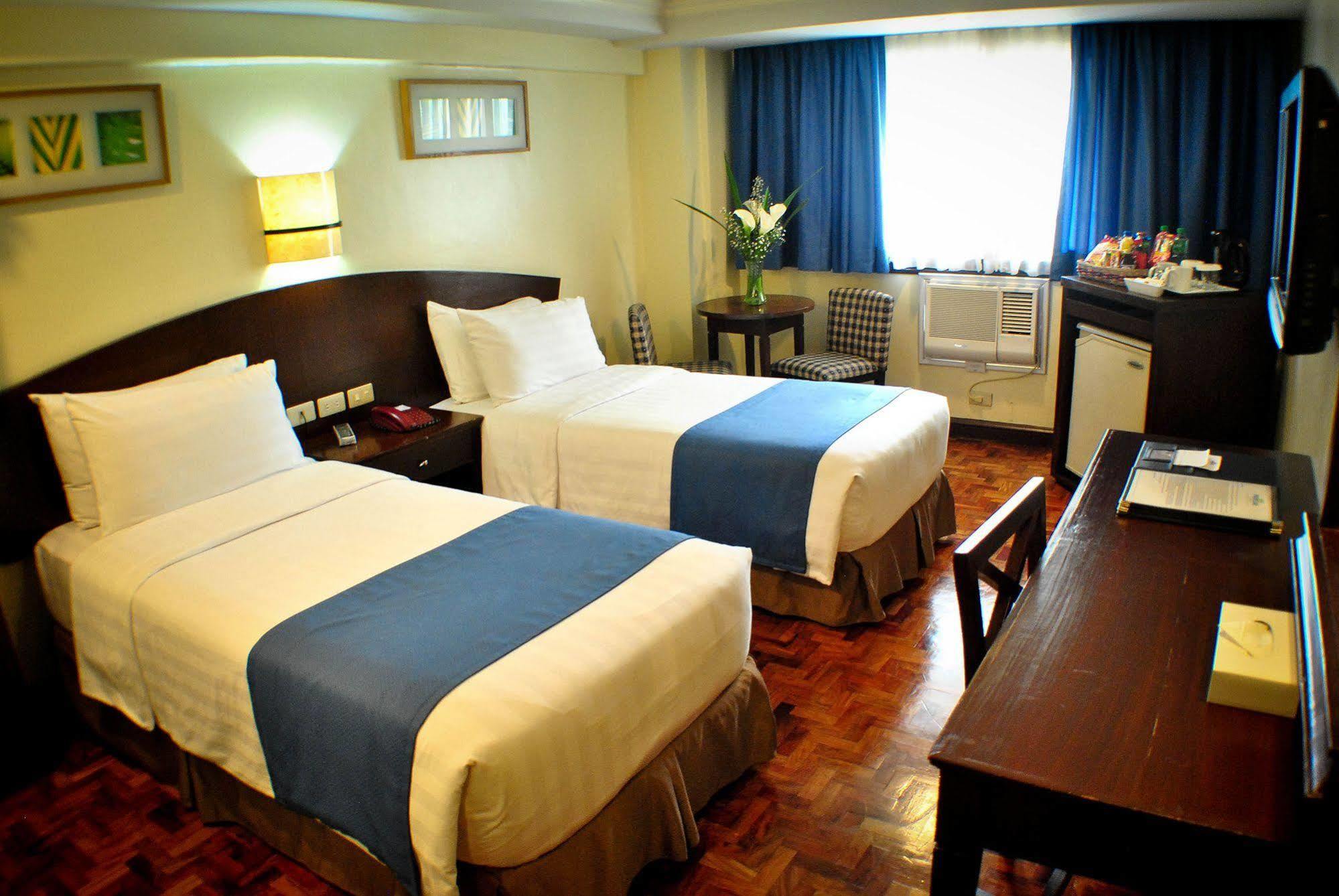Fersal Hotel - Manila Exteriör bild